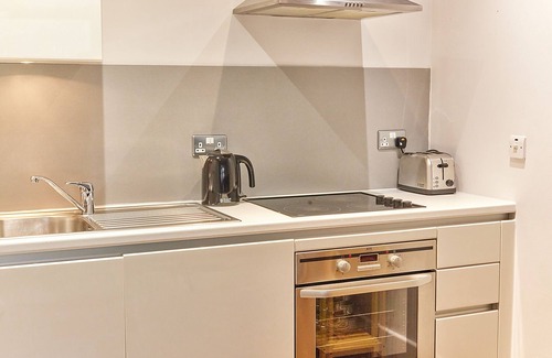 Newcastle-upon-Tyne Apartment | Properties Unique | Elm