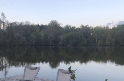 Ladignac le Long House | property with guest house on beautiful grounds (9 ha) directly on a large lake (5 ha)