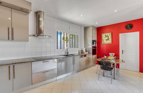 Cannes La Bocca Villa | Propriété Avec Deux Maisons vue mer Panoramique