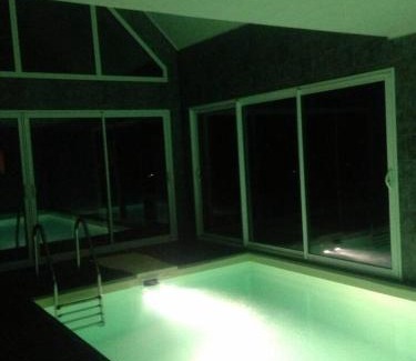 Theix-Noyalo House | Propriete de 2 chambres avec piscine partagee terrasse et wifi a Theix