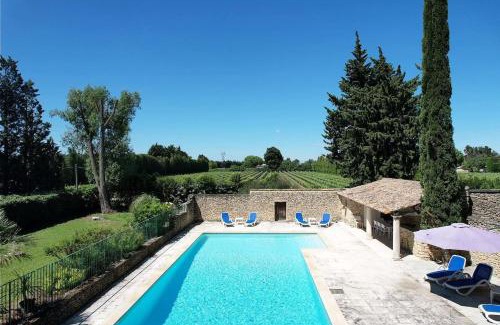 Cavaillon Villa | Provencal Farm with swimming pool near Isle sur la Sorgue - 10 people.