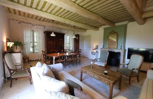 Cavaillon Villa | Provencal Farm with swimming pool near Isle sur la Sorgue - 10 people.