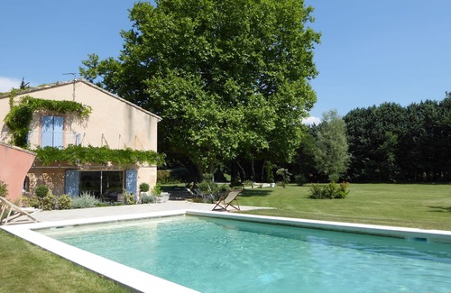 Saint-Andiol House | Provencal farmhouse and its hundred-year-old plane tree, heated and secure pool