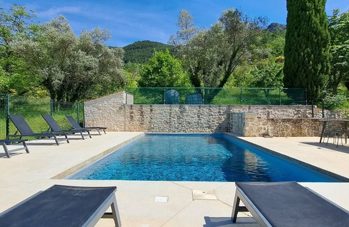 Sahune House | Provencal farmhouse/Heated pool*/14 people