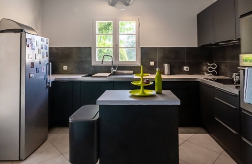 Oppede Villa | PROVENCE-LUBERON- OPPEDE grand standing-design, comfort, view and private pool.