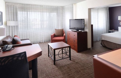 North Dallas Apartment | Proximity at its Best! Close to NorthPark Center! Pet-friendly, Parking, Pool!