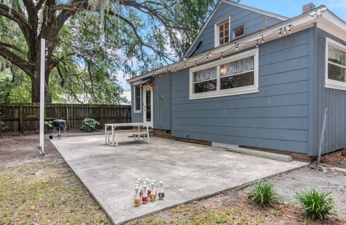 North Charleston House | Prvte Unit/Loft/WD/Lg Yard