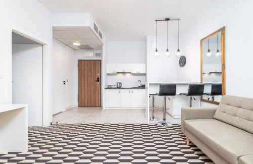 Wola Apartment | Prymasa Tysiąclecia 83A C - D by Homeprime