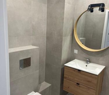 Nowy Dwor Mazowiecki Apartment | Przytulne mieszkanie dla 4 osób w centrum Nowego Dworu Mazowieckiego Modlin Airport