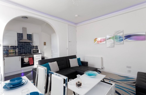 Harehills Apartment | £3 taxi ride from central leeds