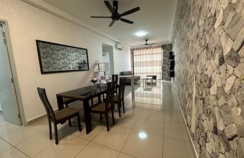 Puchong Apartment | Puchong Condo Free WiFi & Netflix