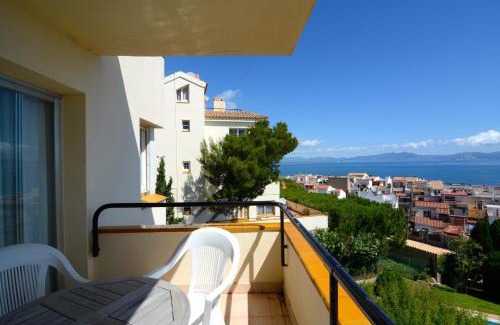 L'Escala Apartment | Puig Padro 6 1-4