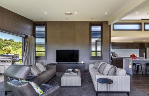 Kinloch House | Pukeko Paradise - A Kinloch Retreat