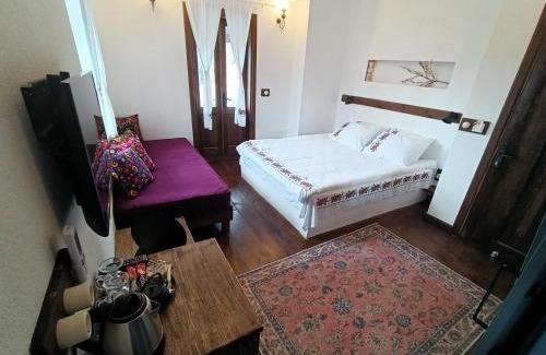 Soke Bed & Breakfast | Puli Stone Houses