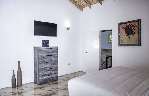 Stony Hill Hotel | Pulse Suites at Villa Ronai
