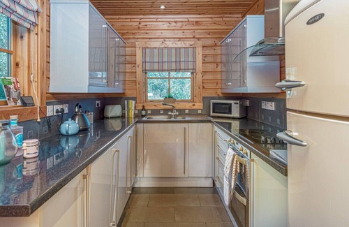Tenby Cabin | Pumpkin Lodge · Scandi Cabin in Heart of Anglesey with Parking