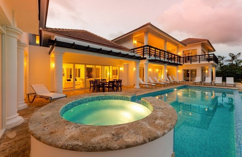 Bavaro Villa | Punta Cana Bachelor Party 8 BR Luxury Mansion