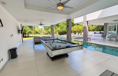 Bavaro Villa | Punta Cana Bachelor Party 6 BR Luxury Villa