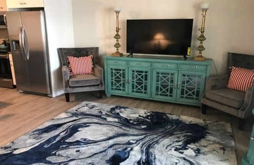 Hampton Condo | Pure "beachglam" and dining "al fresco"