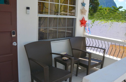 Soufriere House | Purple Cottage, Hidden Gem near Hummingbird Beach