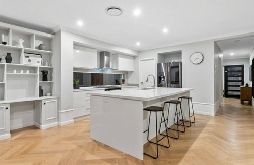 Kingscliff House | Putt Putt - Pool Slide - 100m to Beach - Ultimate Family Entertainer