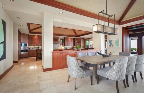 Kaupulehu House | Pu’ukole 28 – Deluxe Ocean View | Onsite Staff & Daily Housekeeping
