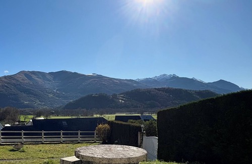 Ayzac-Ost Apartment | Pyrenean villa, view and pool