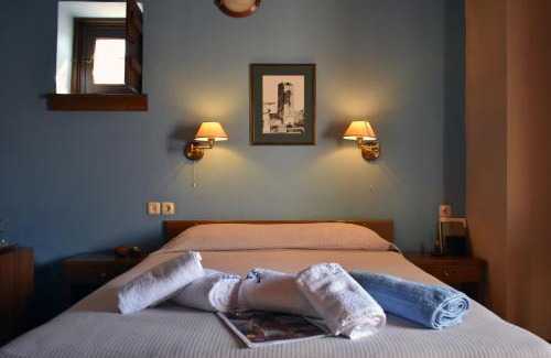 Yerolimin Hotel | Pyrgoi Theodorakaki: O Gerolimenas