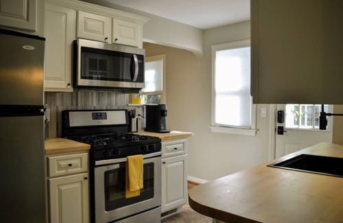 Oakley House | QCB + MCM - Neighboring Renovated Hyde Park Homes