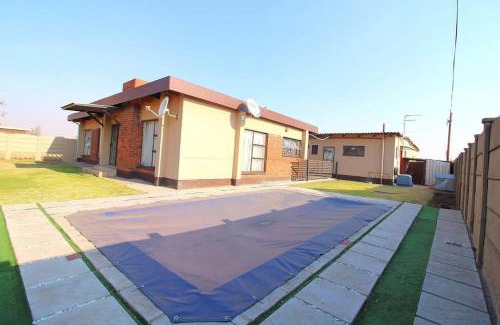 Emfuleni Apartment | Qhephulitshe