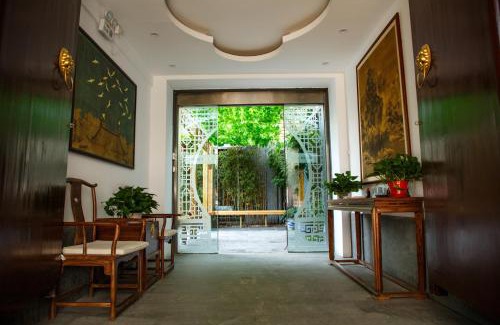 Wangfujing Shopping Area Hotel | Qiuguo Hutong Courtyard Hotel