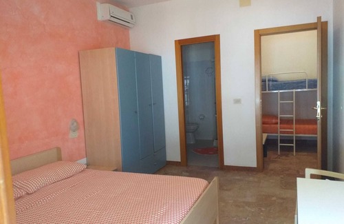Pineto Bed & Breakfast | Quadruple room for a totally relaxing holiday 20 meters from the sea