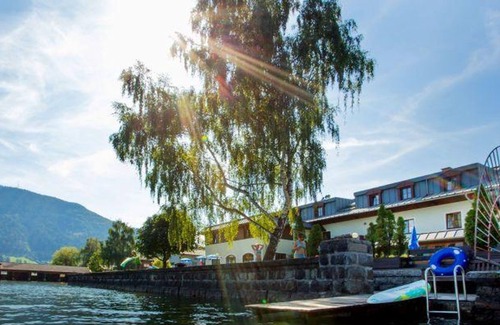 Schuttdorf Cottage | Quadruple room with shower, toilet, non-smoking - JUNGES HOTEL ZELL AM SEE