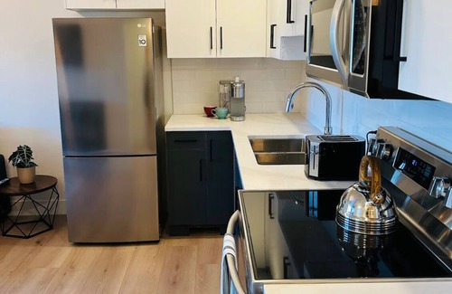 Juan de Fuca Electoral Area House | Quail Peak Suites (B)