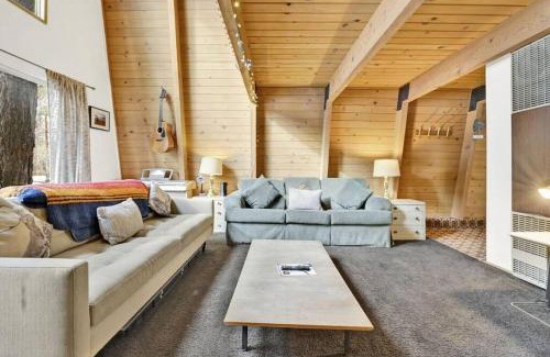 Big Bear Lake House | Quail's Call Big Bear~ Walk to Lake & Ski Resort