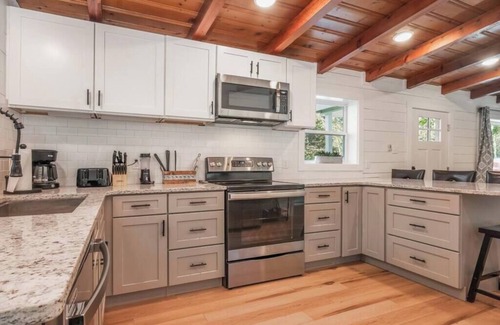 Long Beach House | Quaint Beach House, Steps to the Beach & Shops