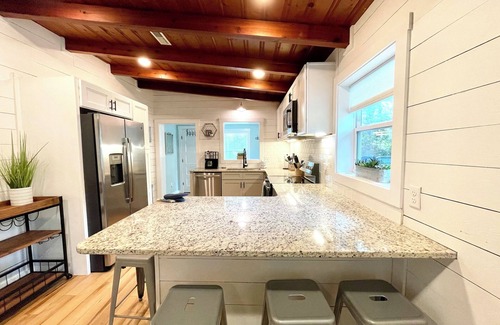Long Beach House | Quaint Beach House, Steps to the Beach & Shops