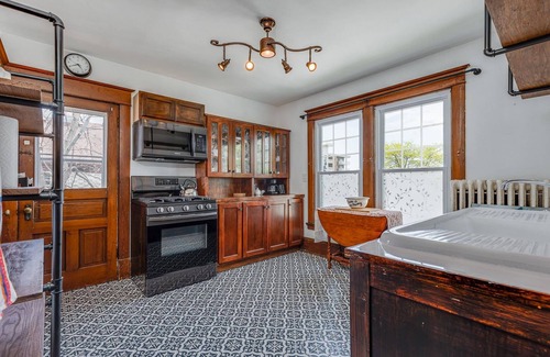 Downtown Apartment | Quaint Blast from the Past - Walk to Lake Michigan, Riverwalk and 8th St Shops!