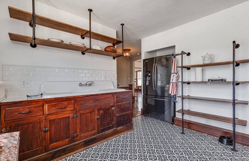 Downtown Apartment | Quaint Blast from the Past - Walk to Lake Michigan, Riverwalk and 8th St Shops!