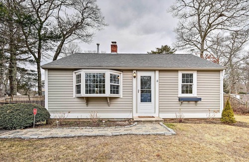 Cataumet House | Quaint & Bright Pocasset Cottage: ~ 2 Mi to Beach!