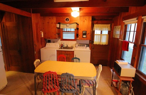 Old Lyme Cottage | Quaint Coastal Cottage in Beautiful White Sands Beach