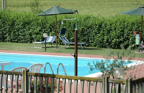 Collesanto House | Quaint Cottage in Magione with Swimming Pool