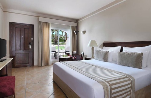 Dahab Hotel | Quaint Seaside Room Perfect for Couples’ Retreat - with 2 Swimming Pools
