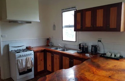 Walpole House | Quaint Family Home in Walpole with sleep-out