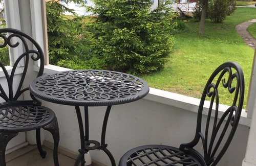 Frankfort Cottage | Quaint Frankfort Cottage - Short walk to beach