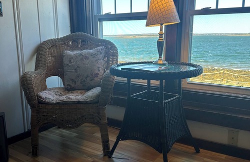 Mid-Coast and Islands Cottage | Quaint Guest Cottage Overlooking Potts Harbor