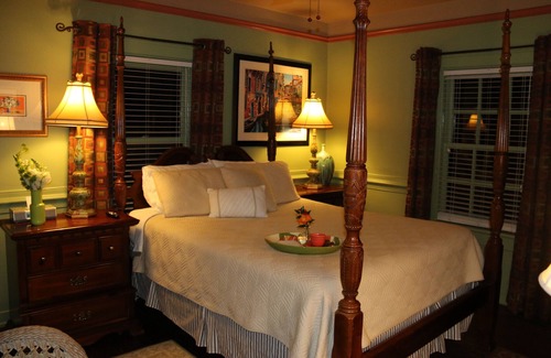 Williamsburg House | Quaint Historic Home walking distance to Historic Williamsburg