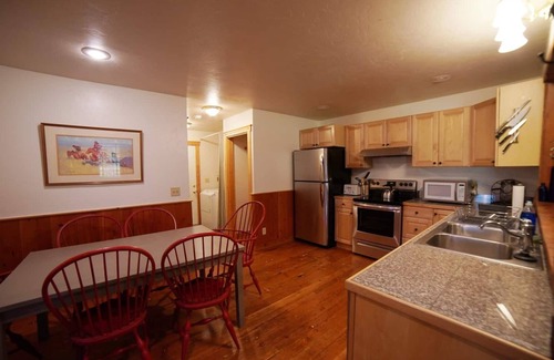 Victor House | Quaint Historic Log Cabin near Victor, Between Grand Targhee and Jackson