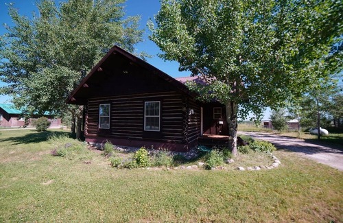 Victor House | Quaint Historic Log Cabin near Victor, Between Grand Targhee and Jackson