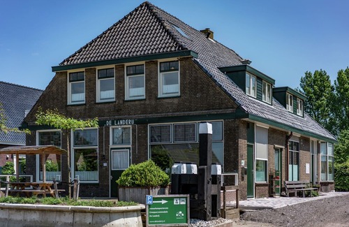 Scherpenzeel House | Quaint Holiday Home in Friesland by the Lake